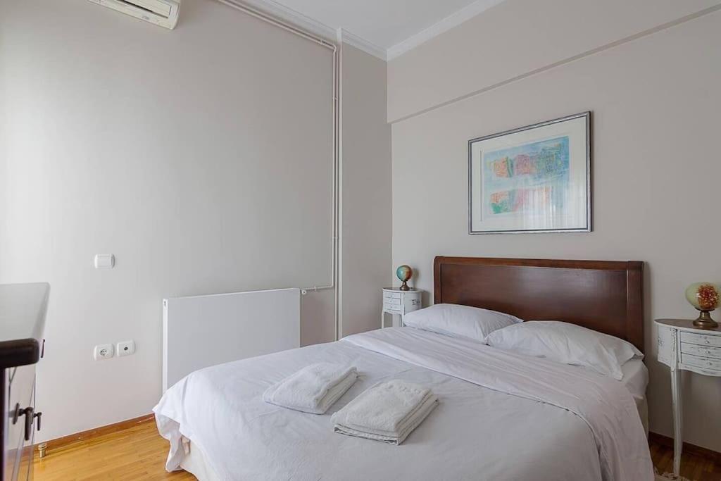 A Unique Apartment In The Historical Center-3Bds Athen Eksteriør billede